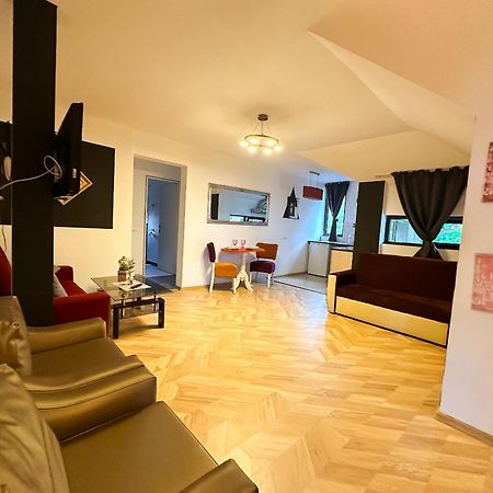 Millenium Apartment Central Craiova Eksteriør billede